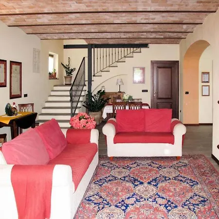 Casa vacanze San Bernardo Sleeps 17 Pool Air Con Wifi Bene Vagienna